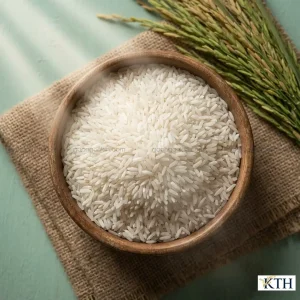 Gạo Lài Bún trong chén gỗ và bông lúa tươi, thể hiện nguồn gốc gạo lúa lài bún từ vùng Tiền Giang, Long An.