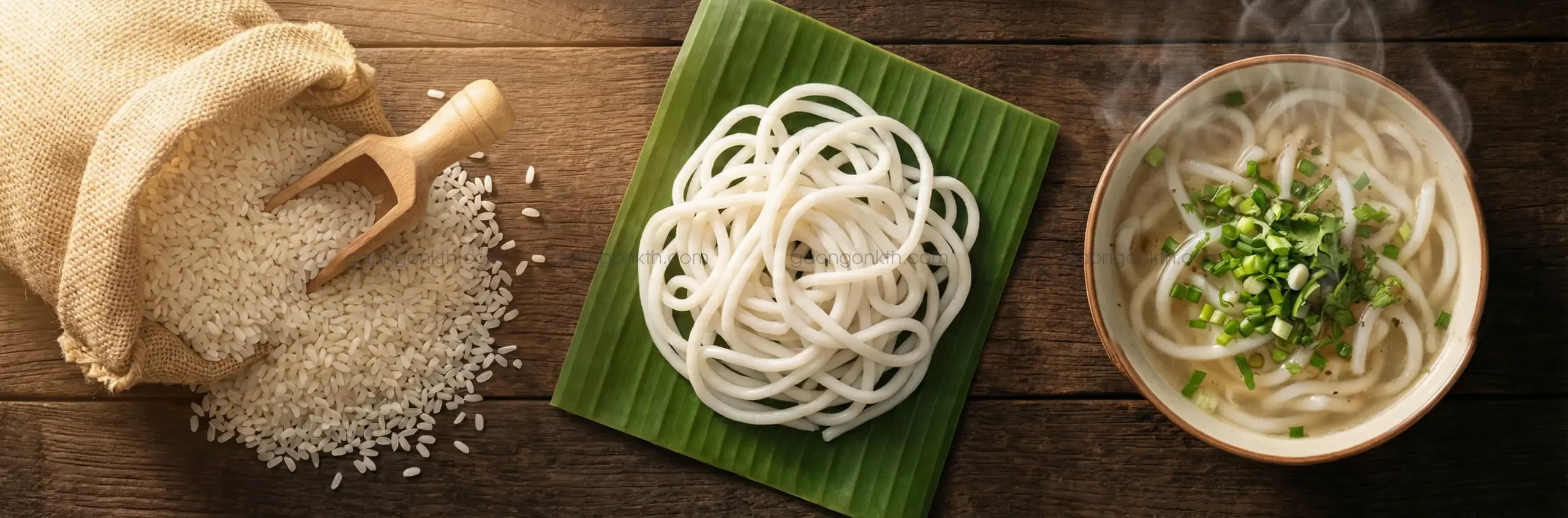 Banner quy trình từ gạo Hàm Châu cũ sản xuất ra sợi bánh canh bột xắt dai ngon, trắng đẹp tại Gạo Ngon KTH.